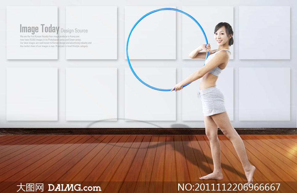 手拿<em>呼啦圈</em>的健身<em>美女</em>人物PSD分层素材 - 大图