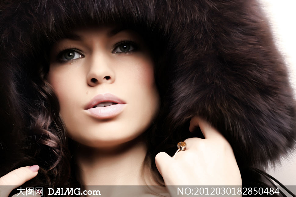 服饰美女特写高清冬装皮草摄影图片-大图网设牙黄美女图片