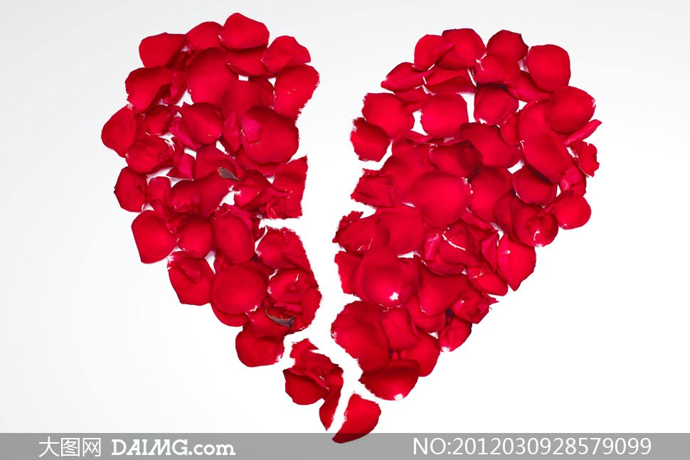 玫瑰花瓣组成的心形图案高清摄影图片 - 大图网