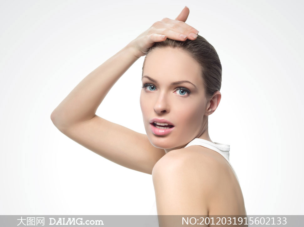手摸<em>头发</em>的外国美女人物摄影高清图片 - 大图网