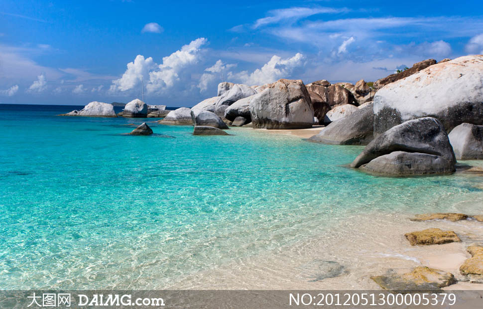 蓝天下的海边风景摄影图片 - 大图网设计素材下载