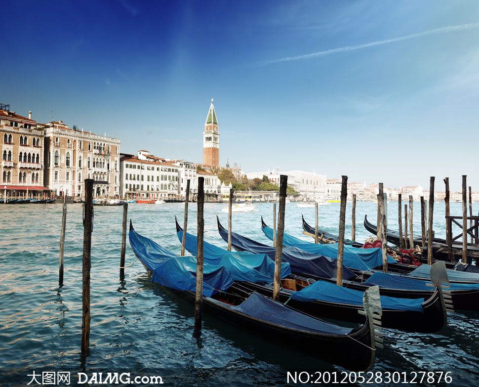威尼斯贡多拉船与建筑物高清摄影图片 - 大图网