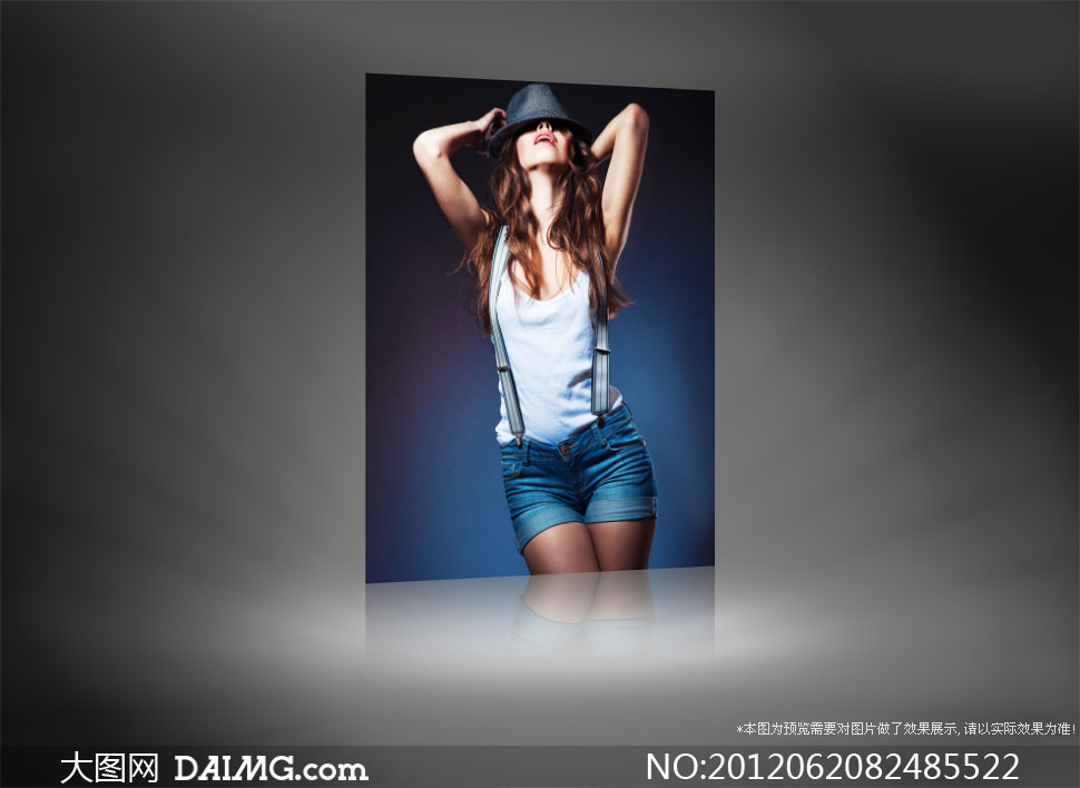 <em>穿背带</em>牛仔<em>短裤</em>的美女摄影高清图片 - 大图网设