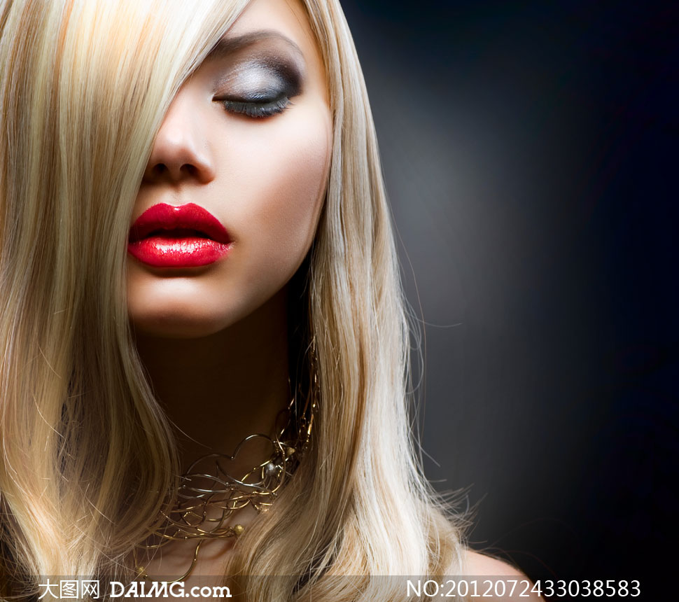 被头发遮住眼睛的美女摄影高清图片 - 大图网设