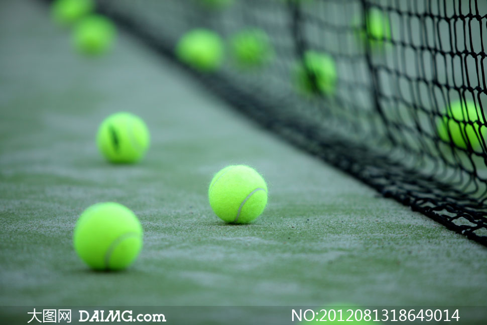 场地上的网球特写摄影高清图片 - 大图网设计素