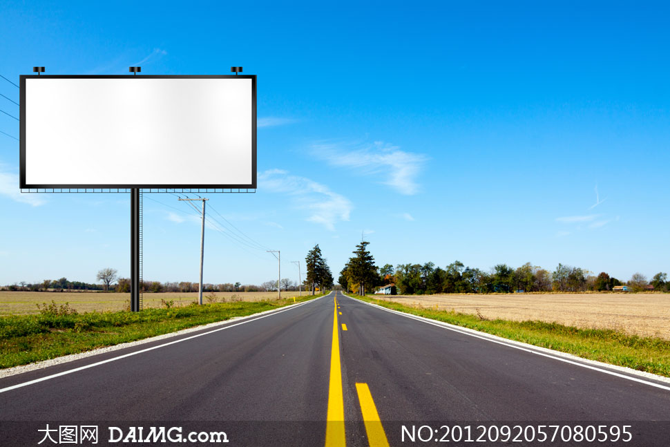 公路边上的户外广告牌摄影高清图片 - 大图网设