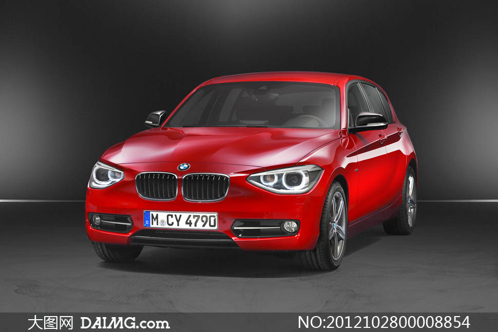 宝马118i红色轿车摄影图片 - 大图网设计素材下